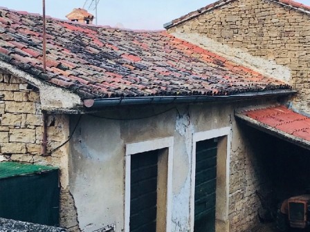 Oprtalj, Istrian stone house for renovation